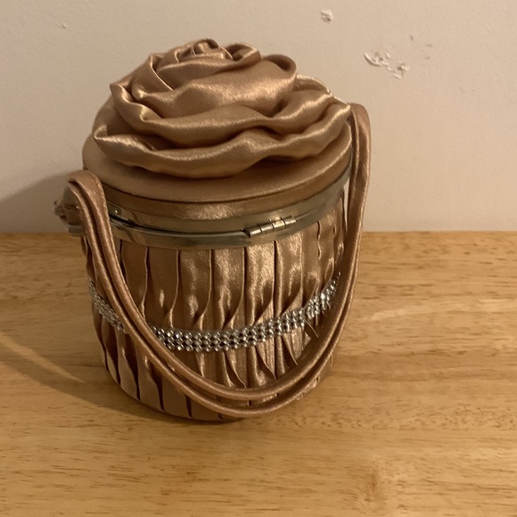 Purse - Picture 4 of 10